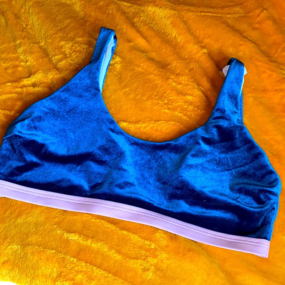 Sports bra